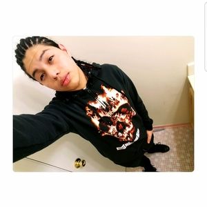 Meet your Posher, Denis